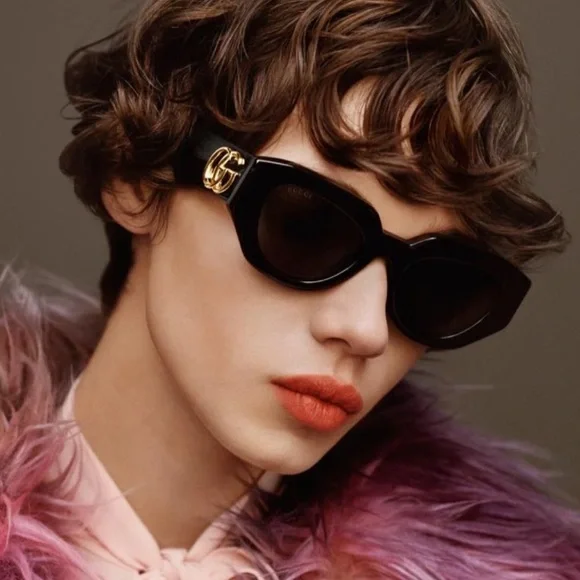 Excluded Gucci Sunglasses, New 375 - Picture 3 of 7